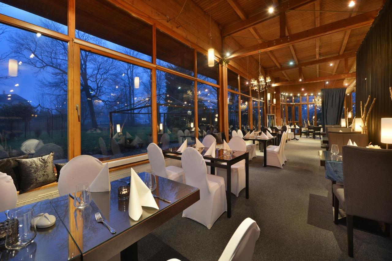 Parkhotel Morris Novy Bor Exterior photo