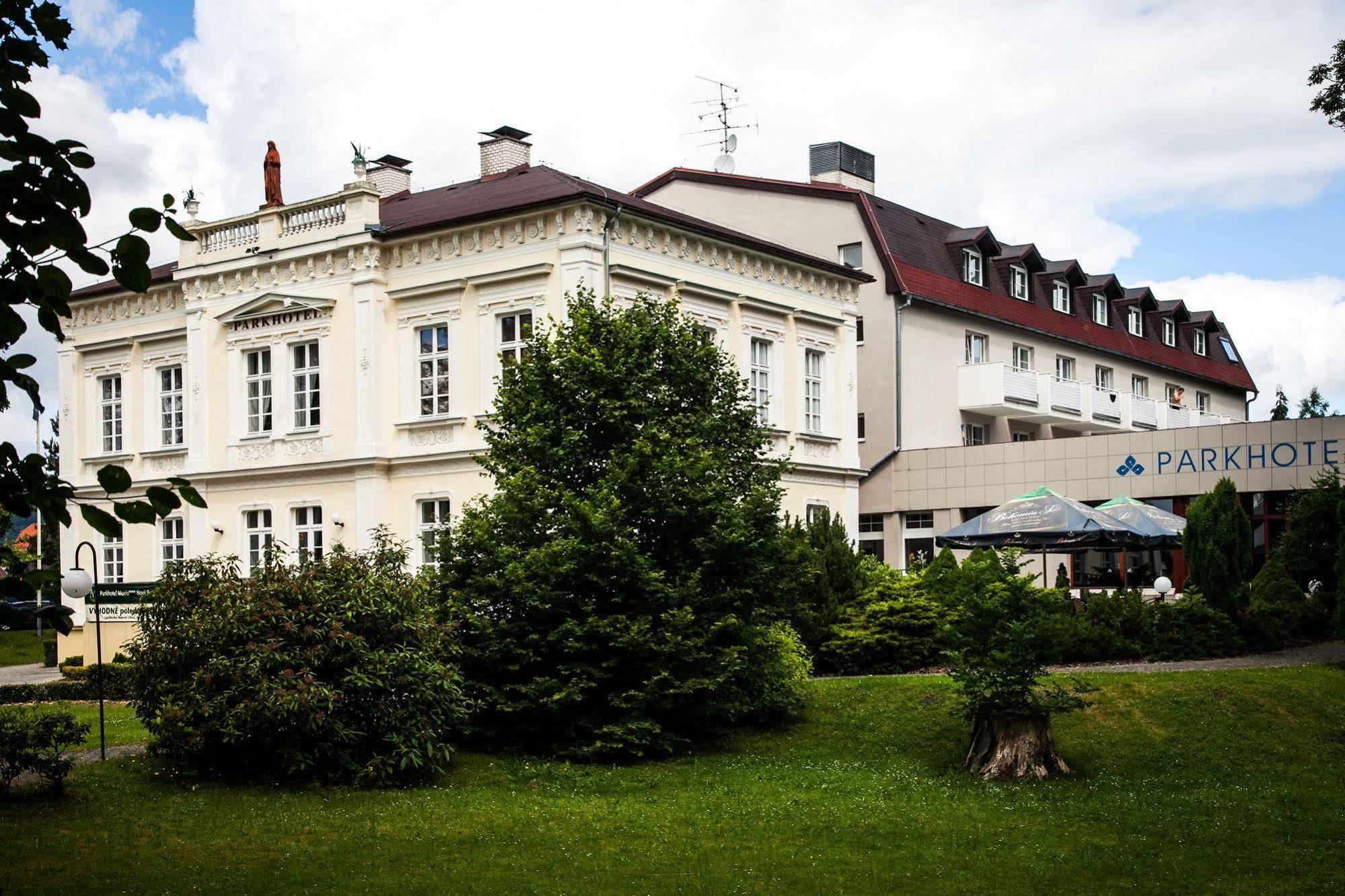 Parkhotel Morris Novy Bor Exterior photo